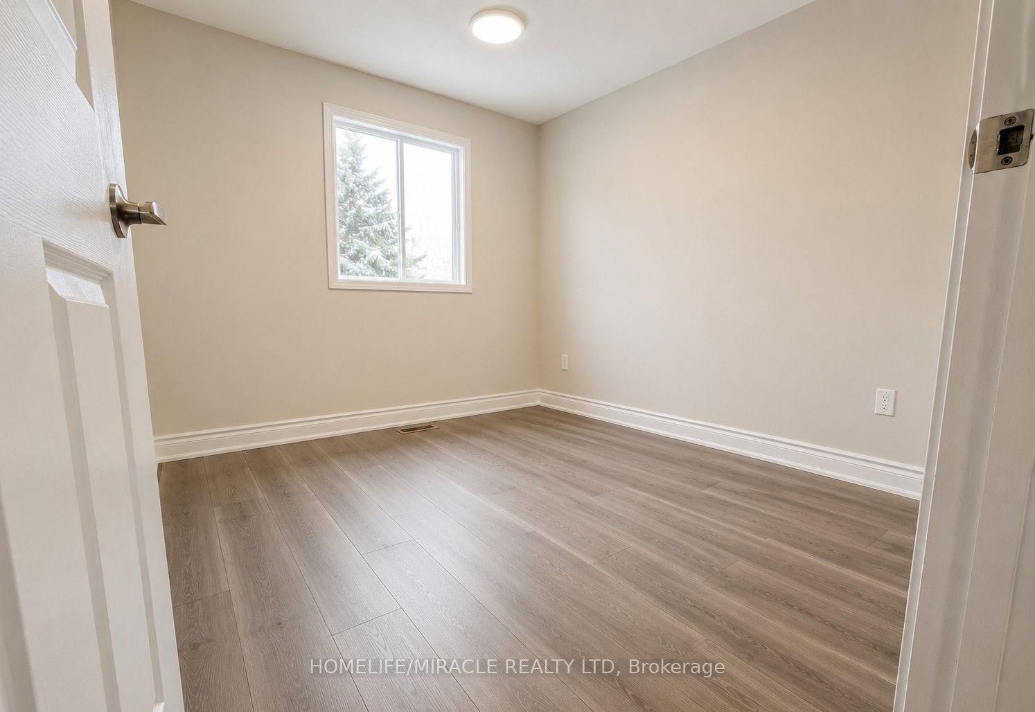 67 Livingstone Street W • Barrie, ON photo 15