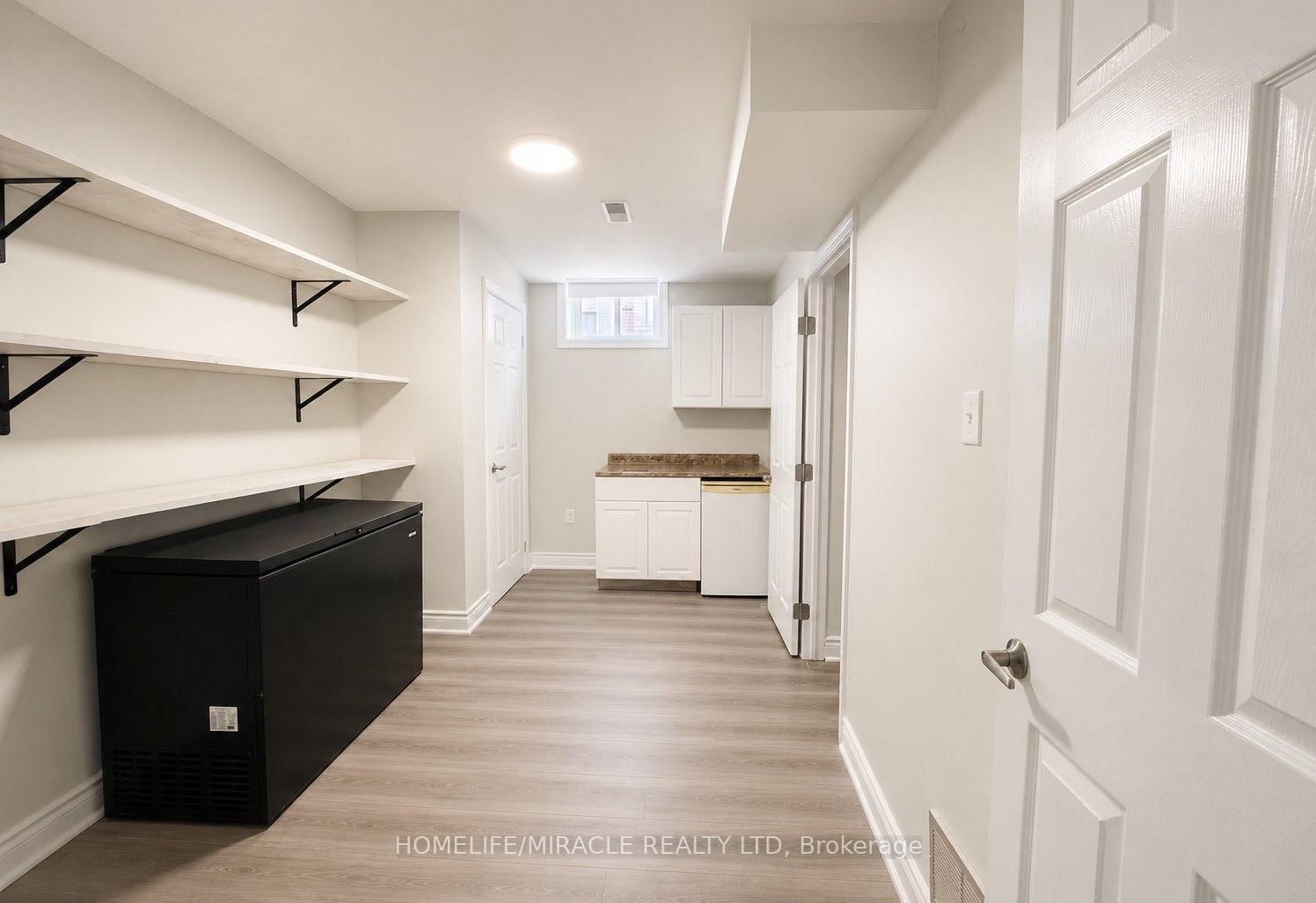 67 Livingstone Street W • Barrie, ON photo 6