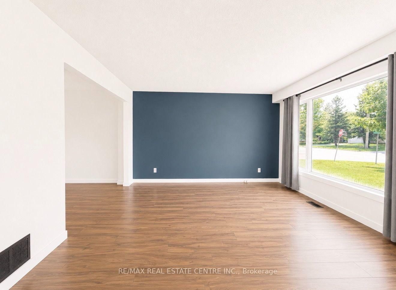 247 Eric Street • Clearview, ON photo 4