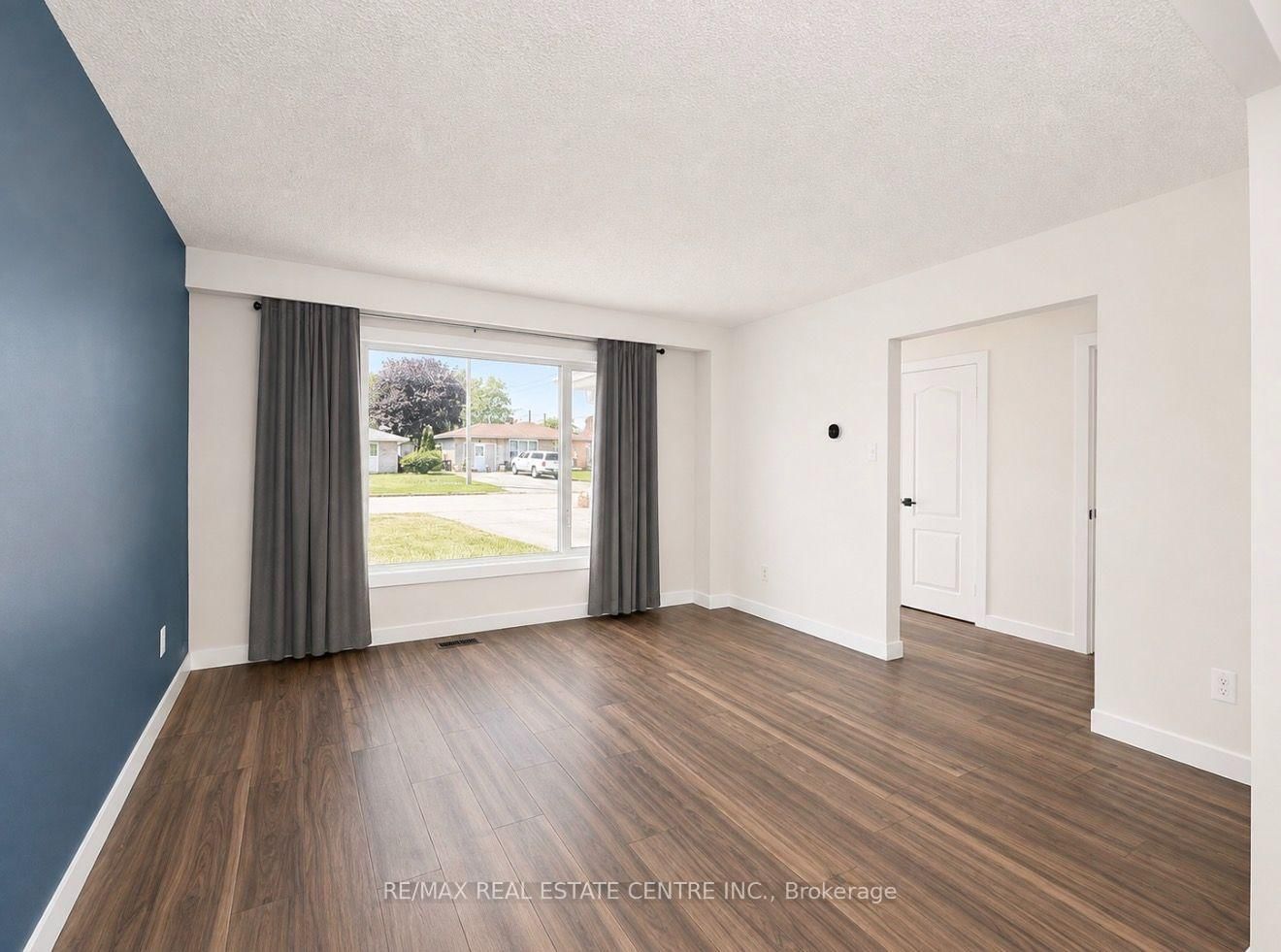 247 Eric Street • Clearview, ON photo 6