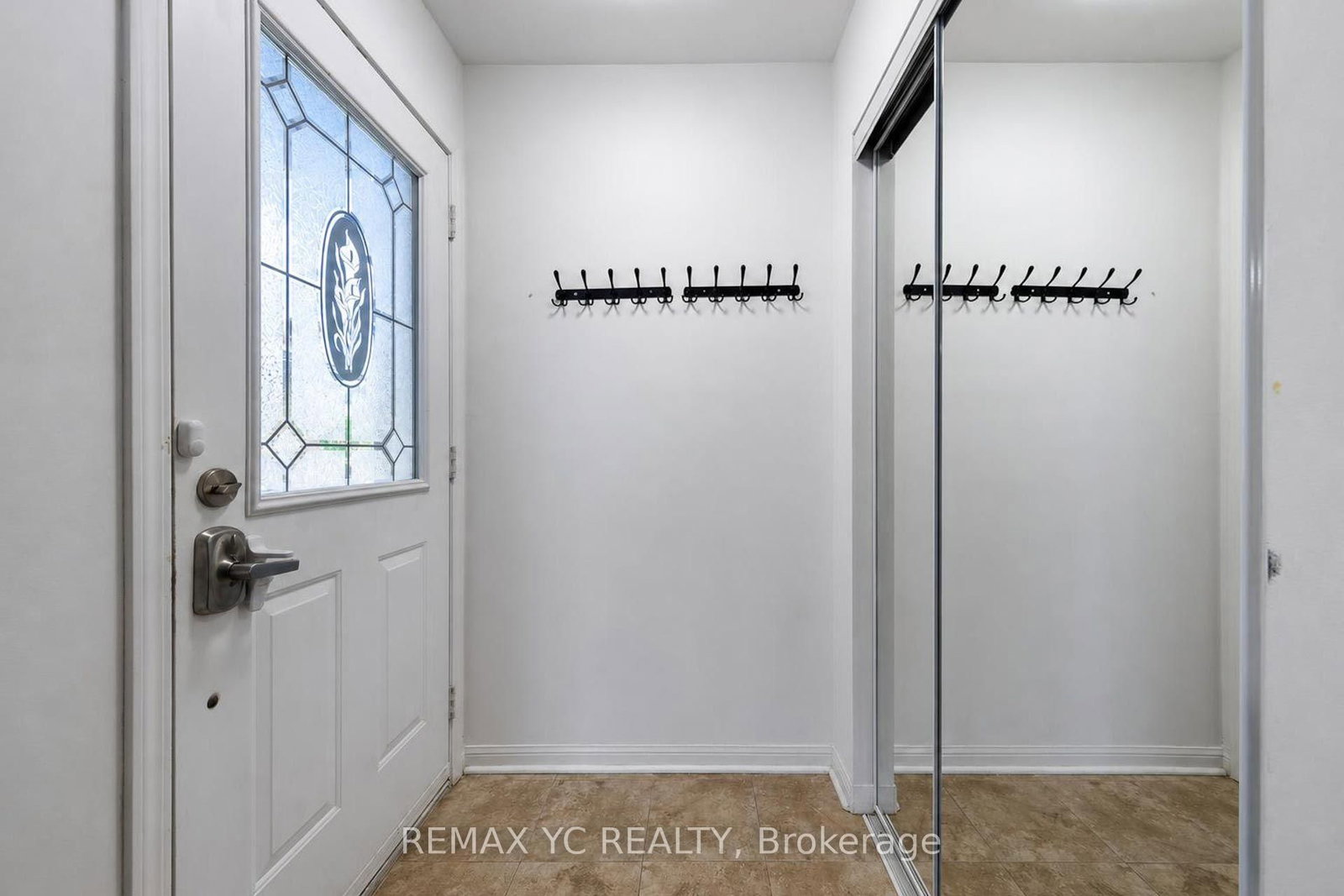 18 Coleman Drive • Barrie, ON photo 4