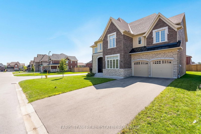 12 Thompson Way