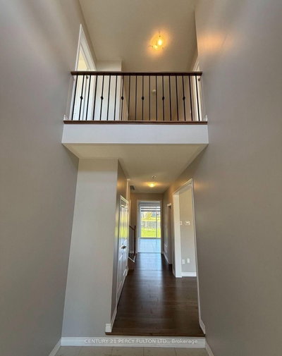 10 Rosanne Circle • Wasaga Beach, ON photo 8