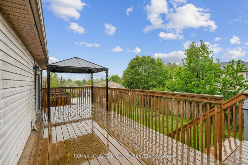 (main) - 16 Waddington Crescent