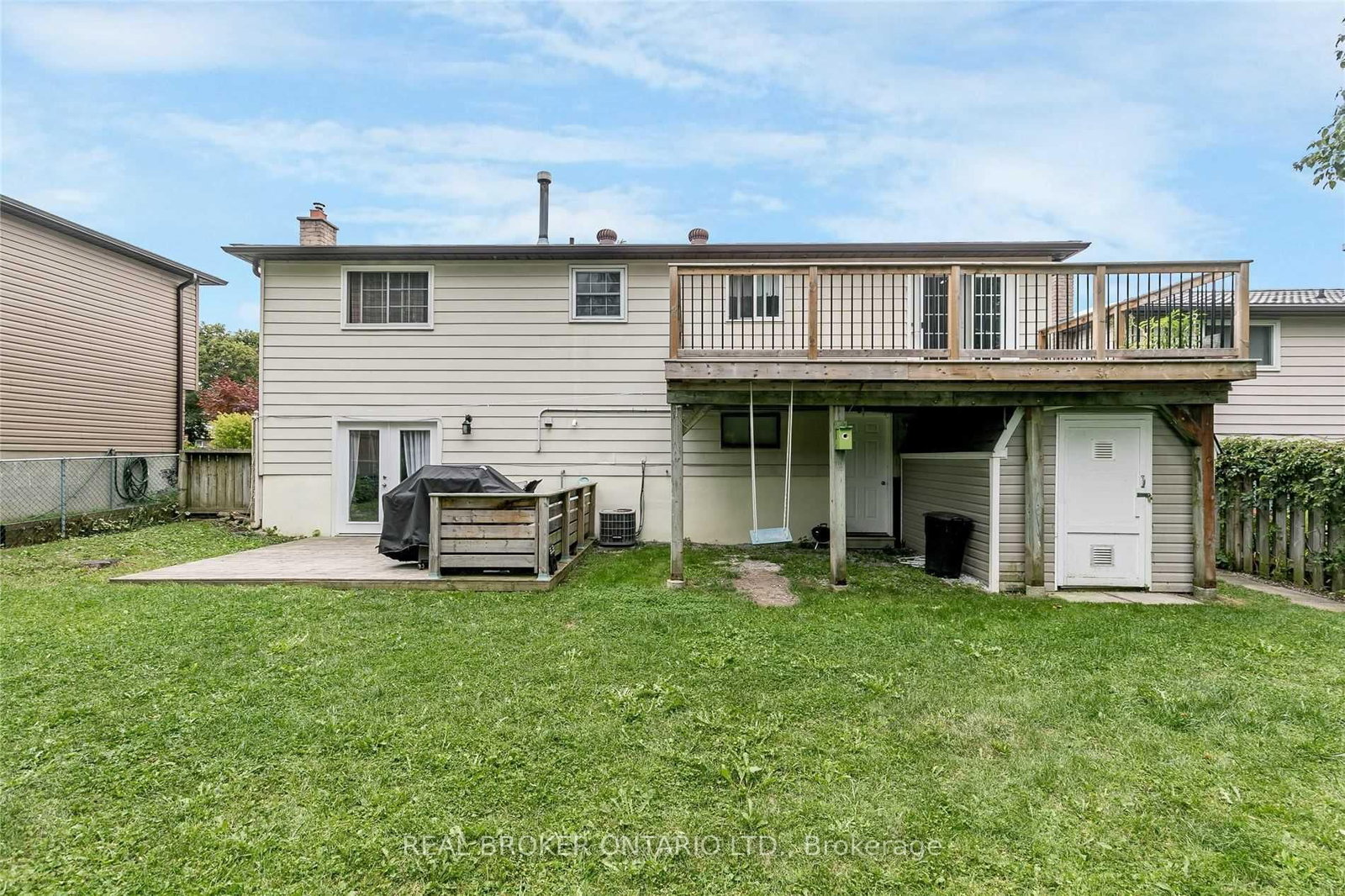 Upper - 18 Chippawa Court, Barrie 2