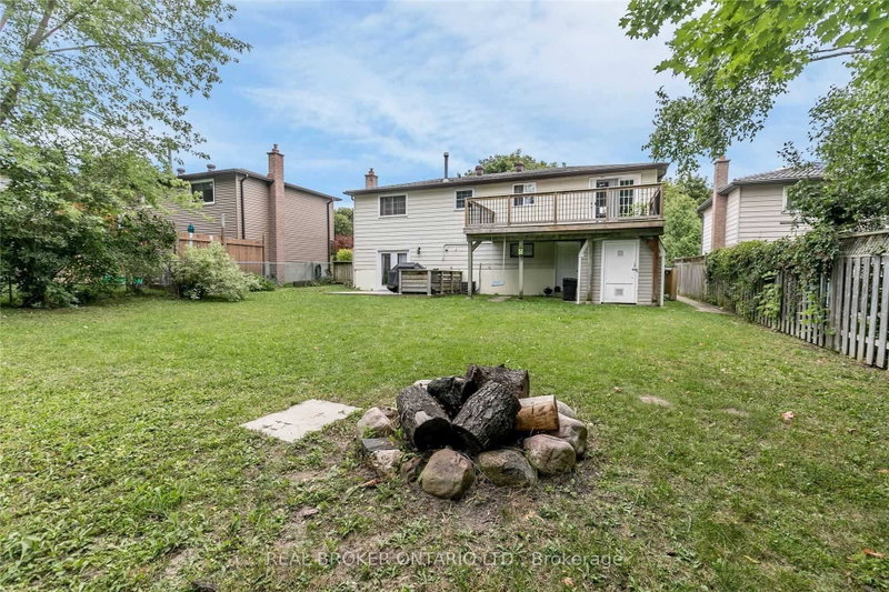 Upper - 18 Chippawa Court