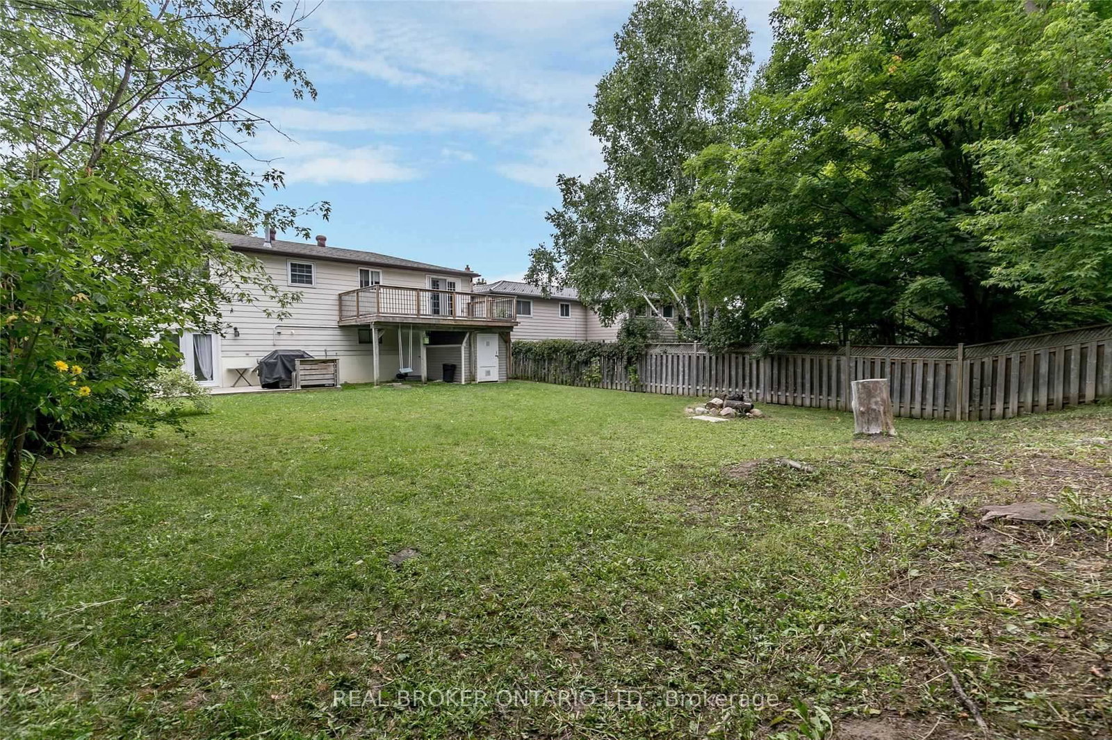 Upper - 18 Chippawa Court, Barrie 4