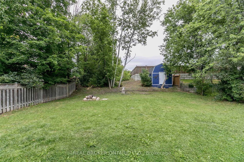 18 Chippawa Crt photo 5