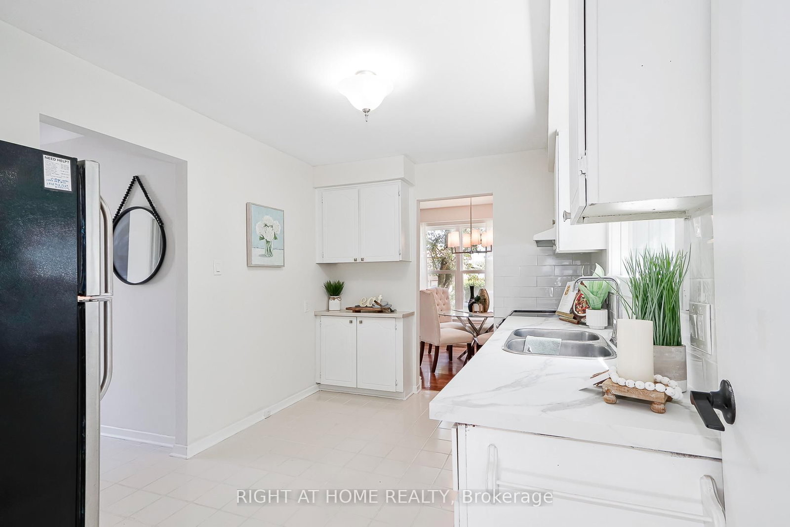1059 Glen Mhor Crescent • Midland, ON photo 9