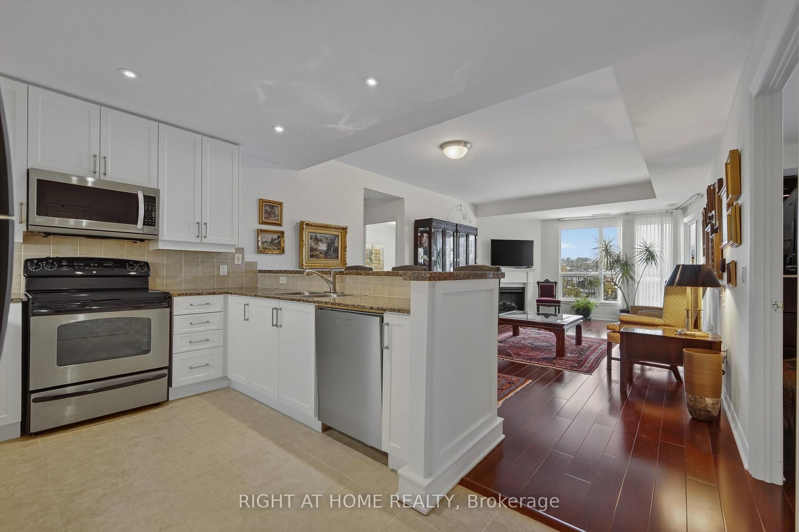 6 Toronto Street • #409 • Barrie, ON photo 11