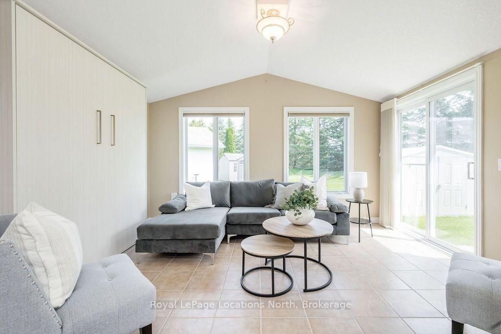 77 Pennsylvania Avenue • Wasaga Beach, ON photo 10
