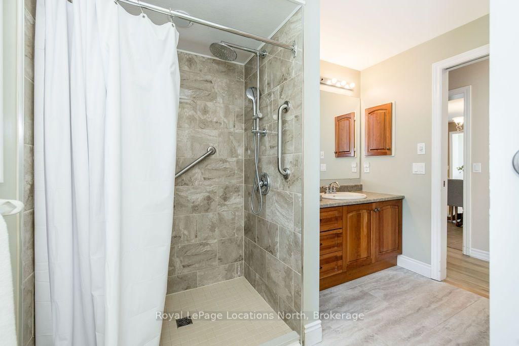 77 Pennsylvania Avenue • Wasaga Beach, ON photo 15