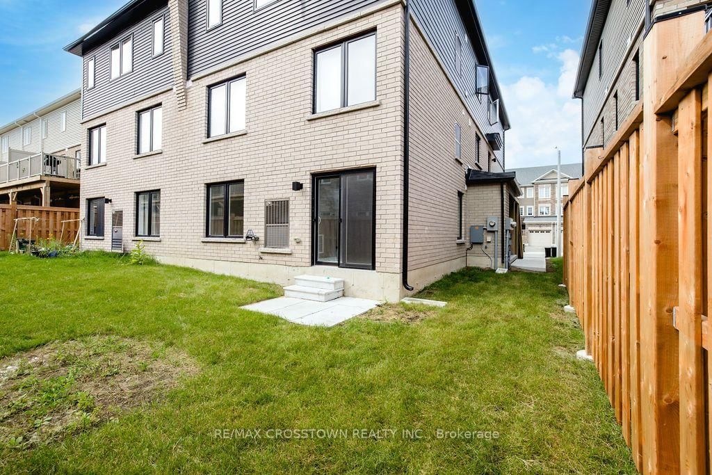 14 Pumpkin Corner Crescent • #1 • Barrie, ON photo 21