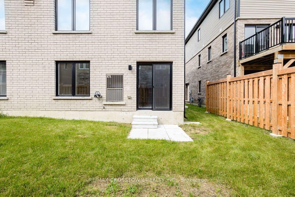 14 Pumpkin Corner Crescent • #1 • Barrie, ON photo 22
