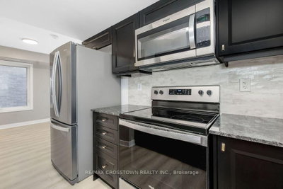 14 Pumpkin Corner Crescent • #1 • Barrie, ON photo 8