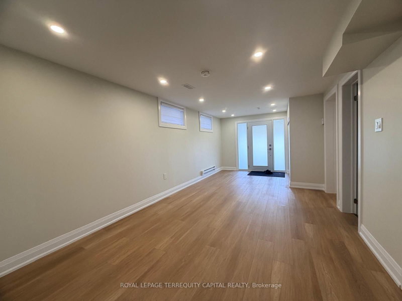Unit 2 - 284 Livingstone Street W