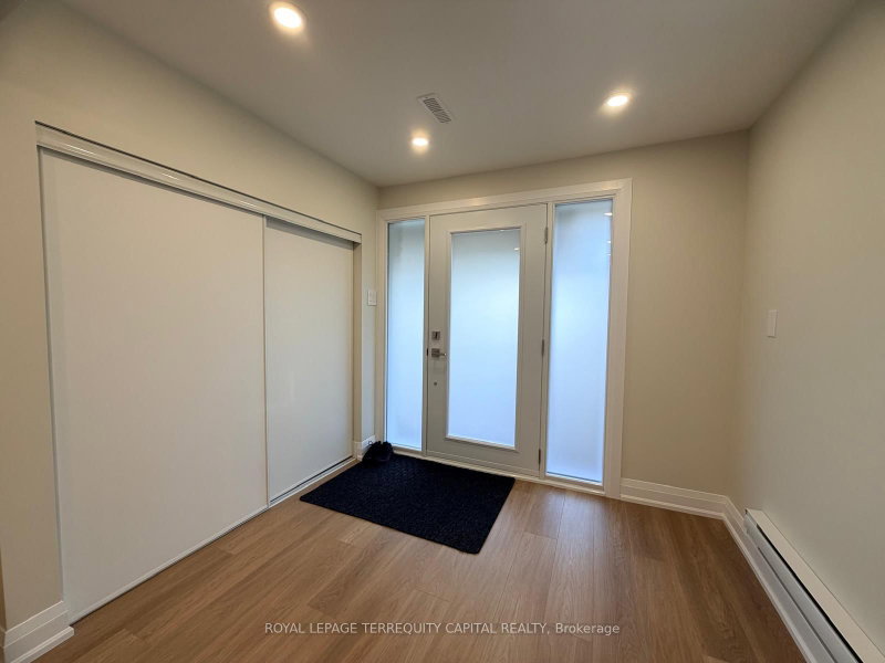 Unit 2 - 284 Livingstone Street W