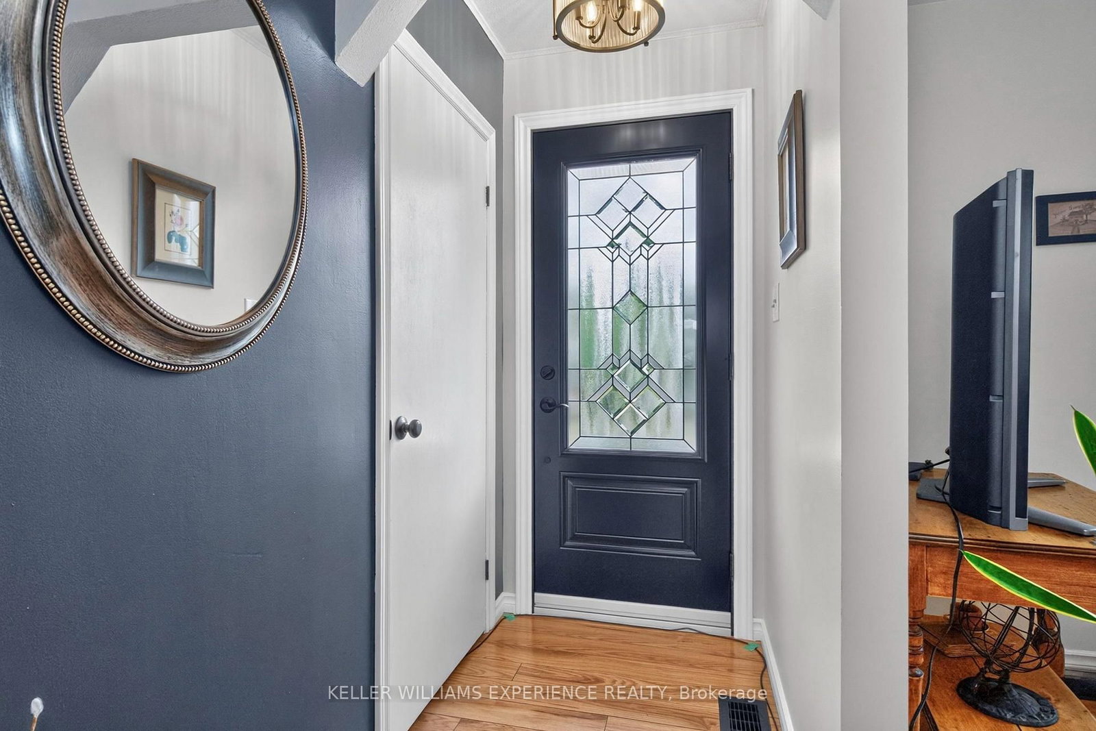 66 Fifth Street • Midland, ON photo 5