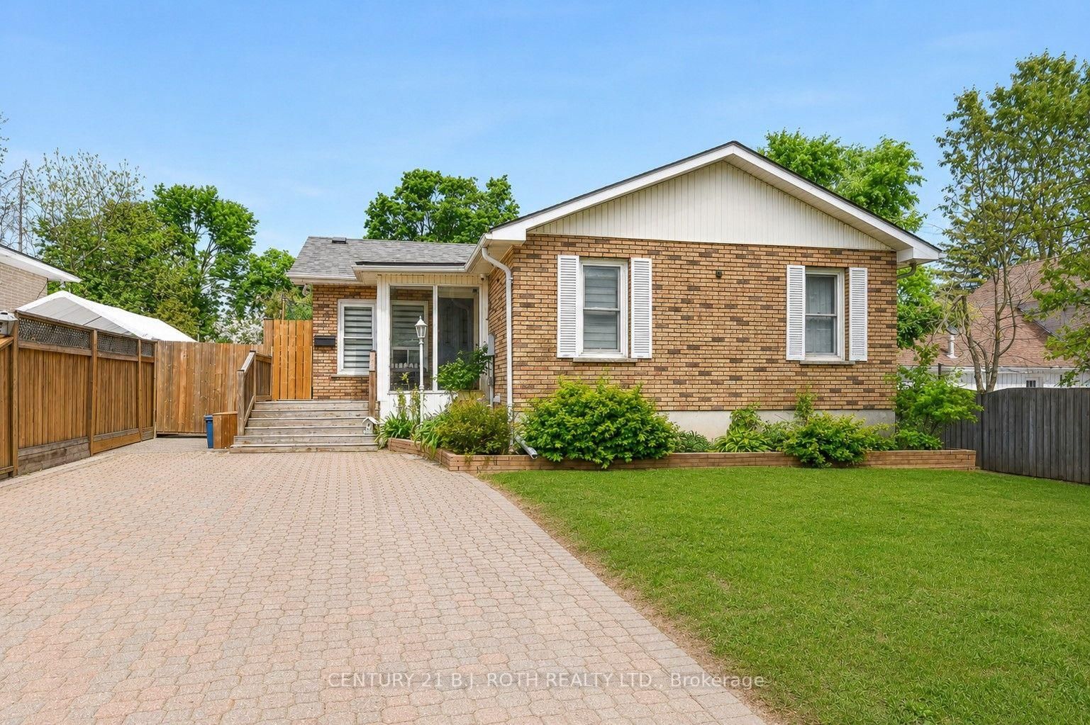 7 WESLEY Street • Barrie, ON photo 1