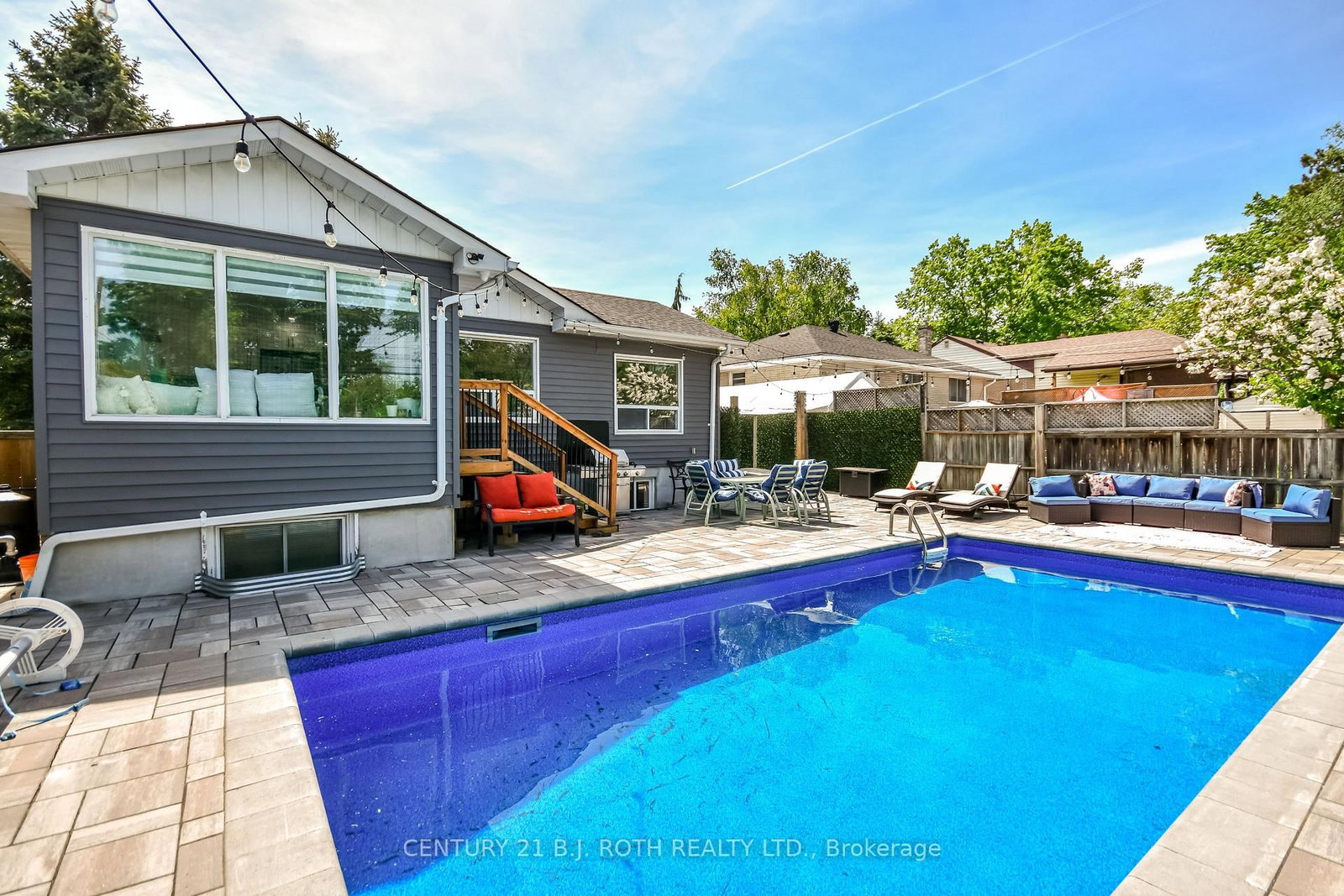 7 WESLEY Street • Barrie, ON photo 37
