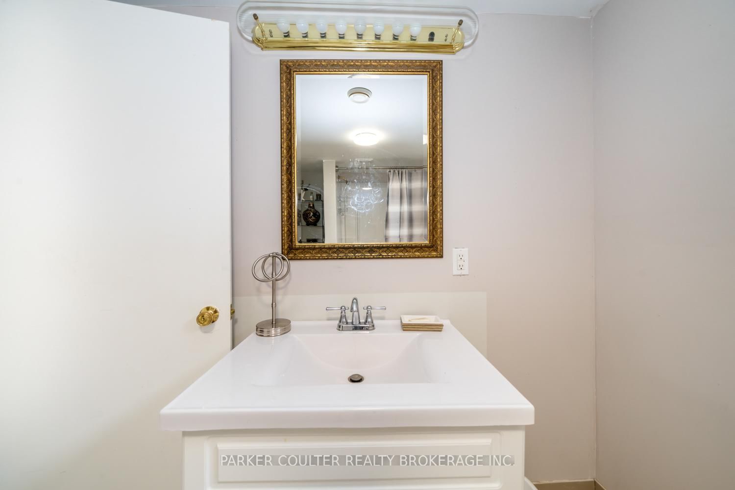 2238 Lakeshore Road E • Oro-Medonte, ON photo 38