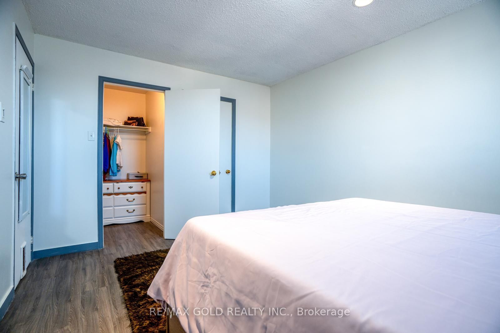 2 Kinzie Lane • Barrie, ON photo 12