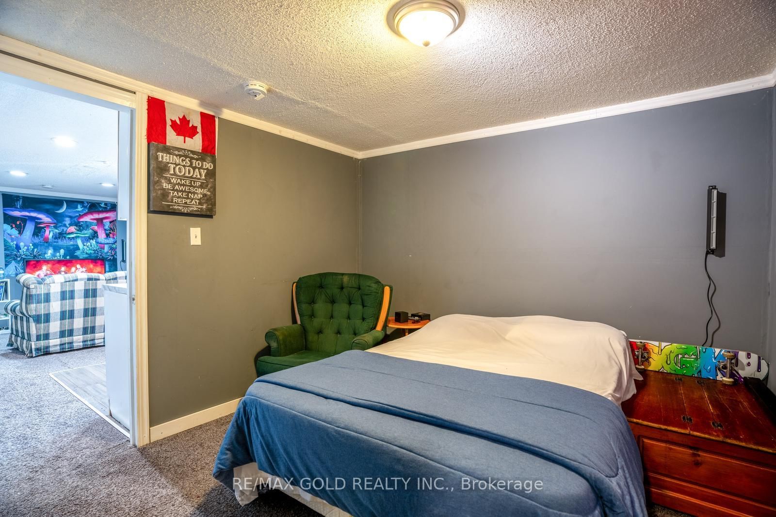 2 Kinzie Lane • Barrie, ON photo 19
