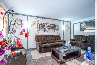 2 Kinzie Lane • Barrie, ON photo 6