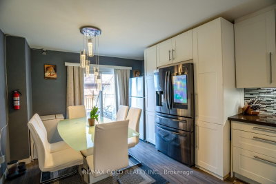 2 Kinzie Lane • Barrie, ON photo 8