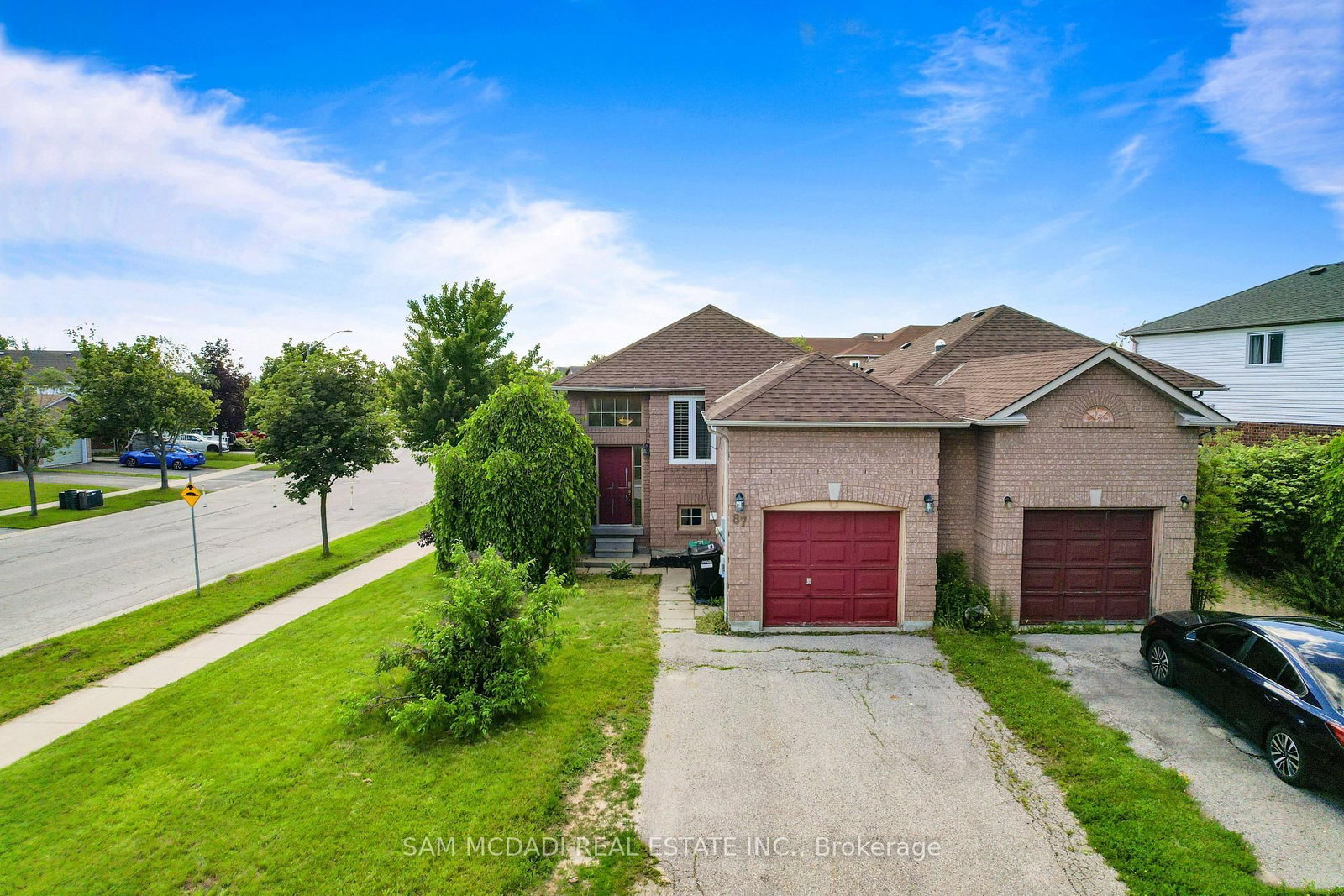 87 Rundle Crescent • Barrie, ON photo 1