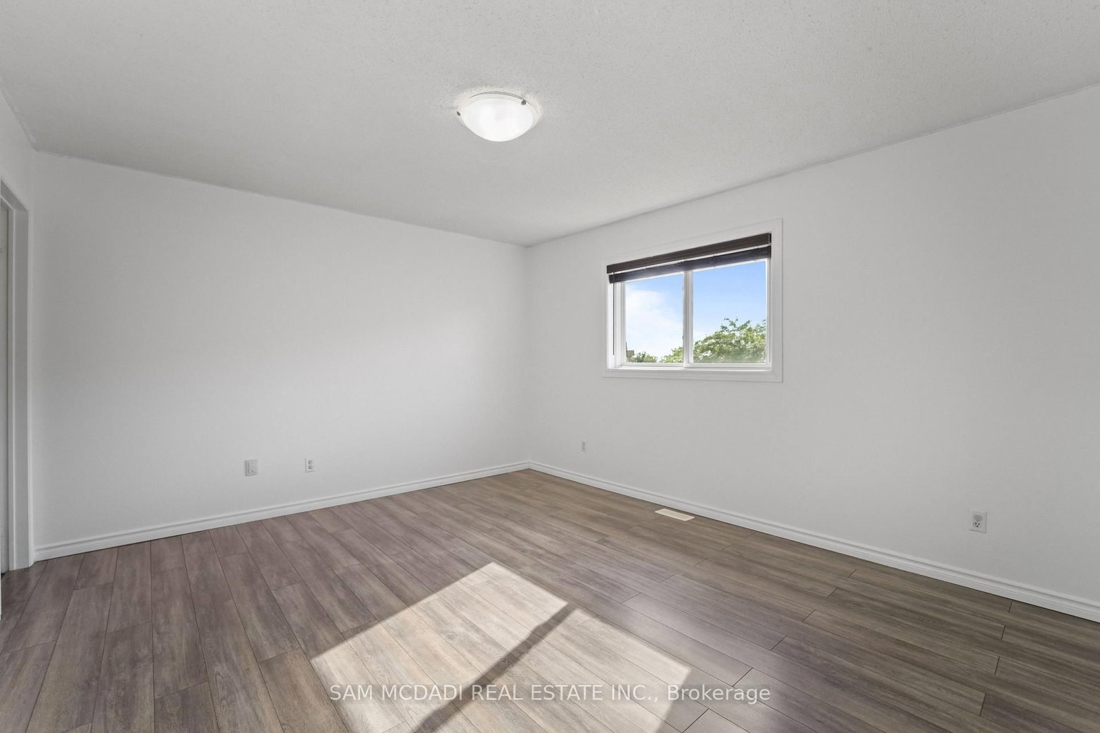 87 Rundle Crescent • Barrie, ON photo 10