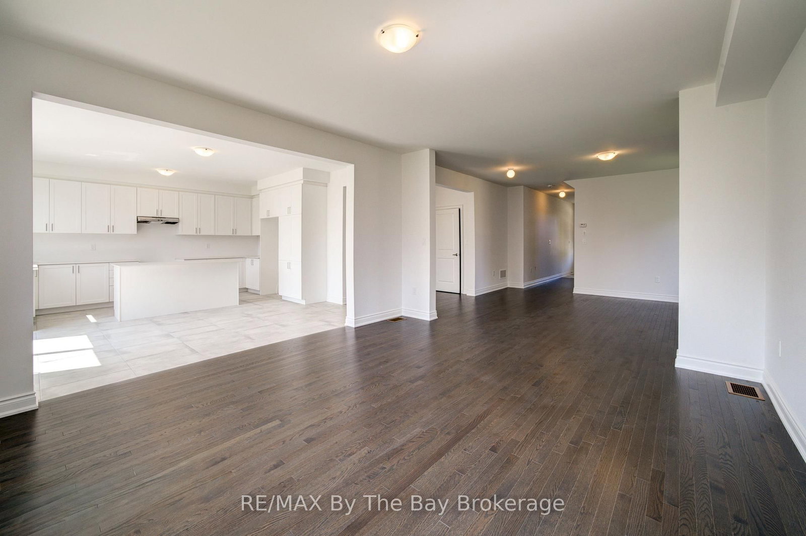25 Amber Drive • Wasaga Beach, ON photo 11
