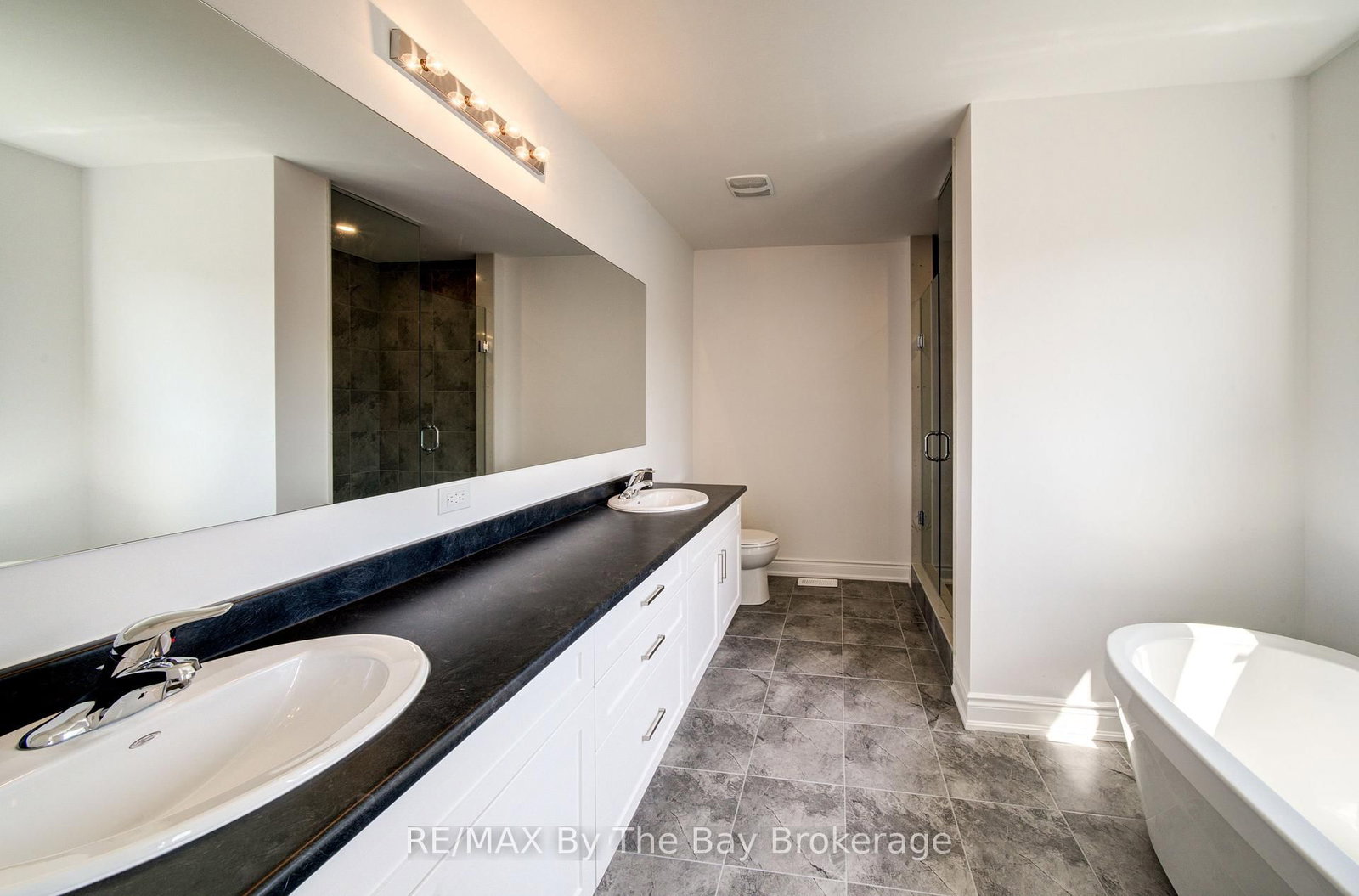 25 Amber Drive • Wasaga Beach, ON photo 21
