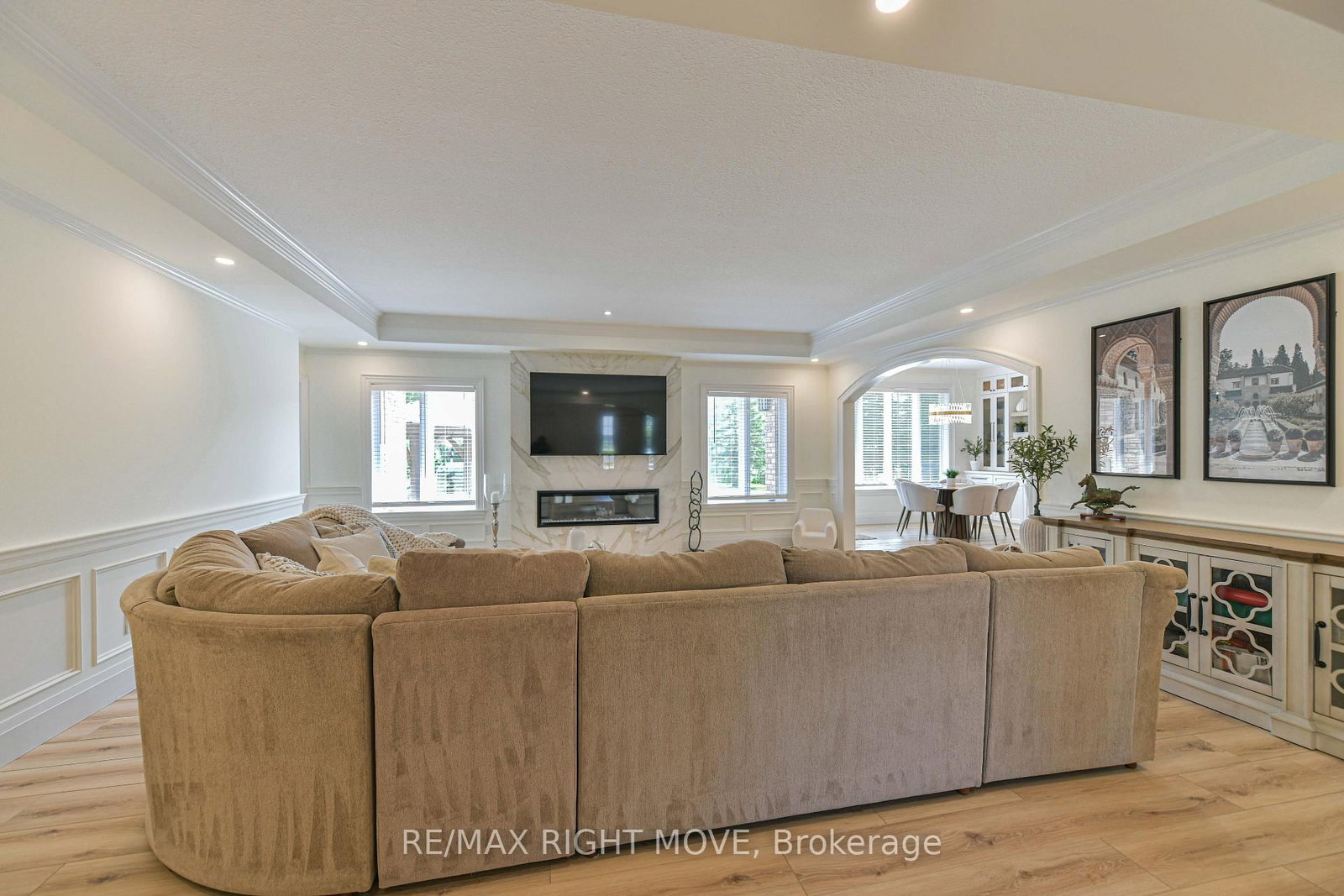 1043 Hurlwood Lane • Severn, ON photo 8
