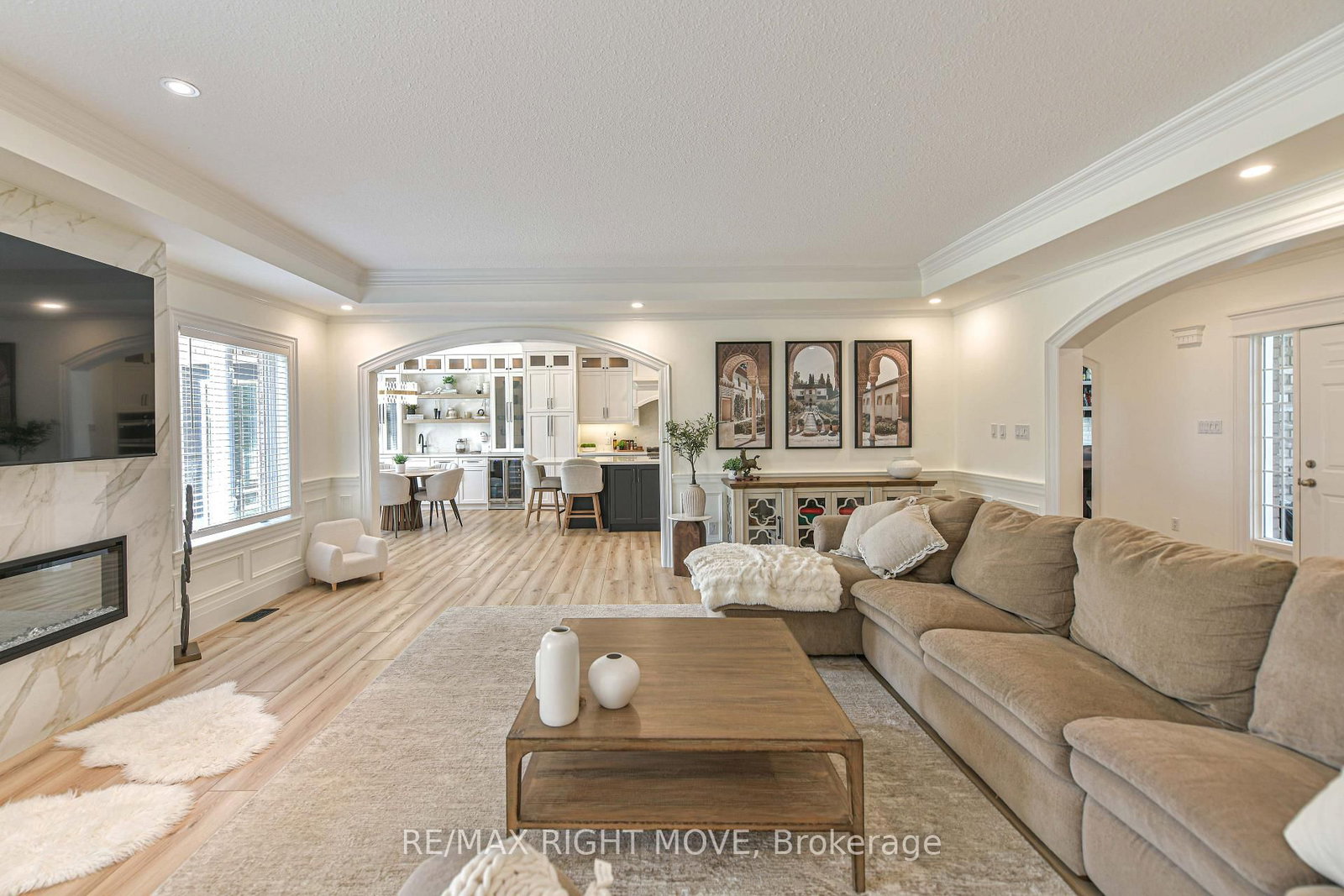 1043 Hurlwood Lane • Severn, ON photo 9
