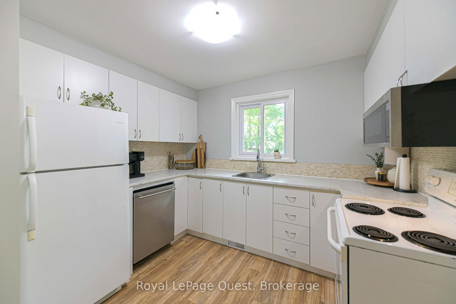 401 Mississaga Street W • Orillia, ON photo 15