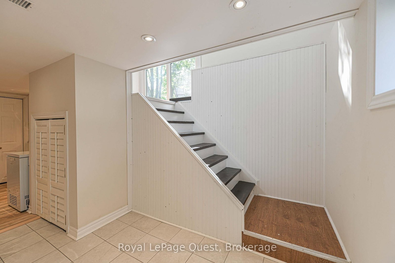 401 Mississaga Street W • Orillia, ON photo 26