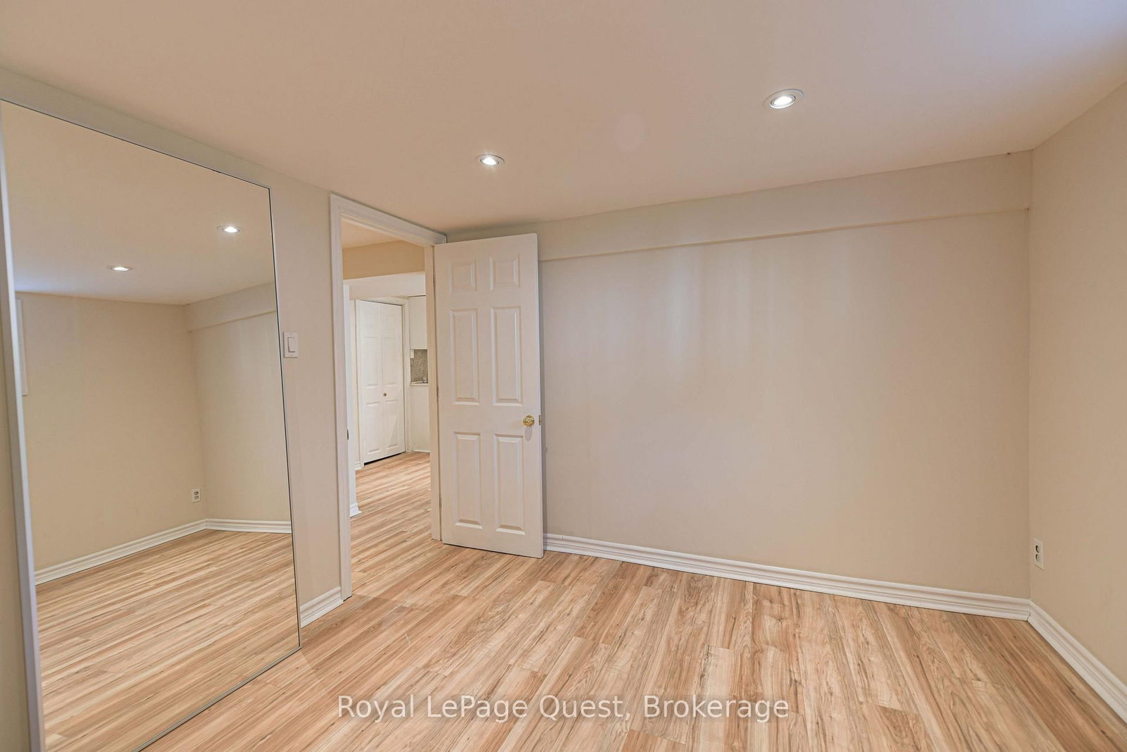 401 Mississaga Street W • Orillia, ON photo 32