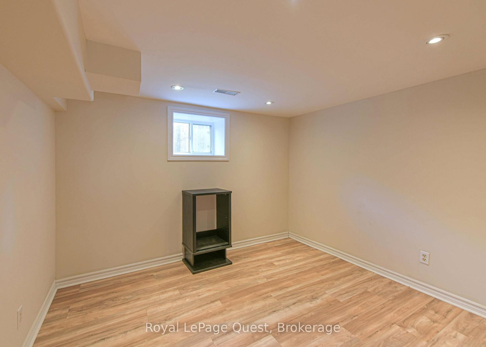 401 Mississaga Street W • Orillia, ON photo 36
