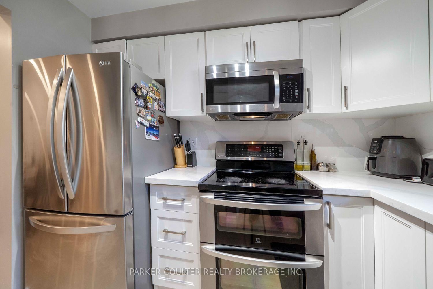 16 Drake Drive • Barrie, ON photo 14