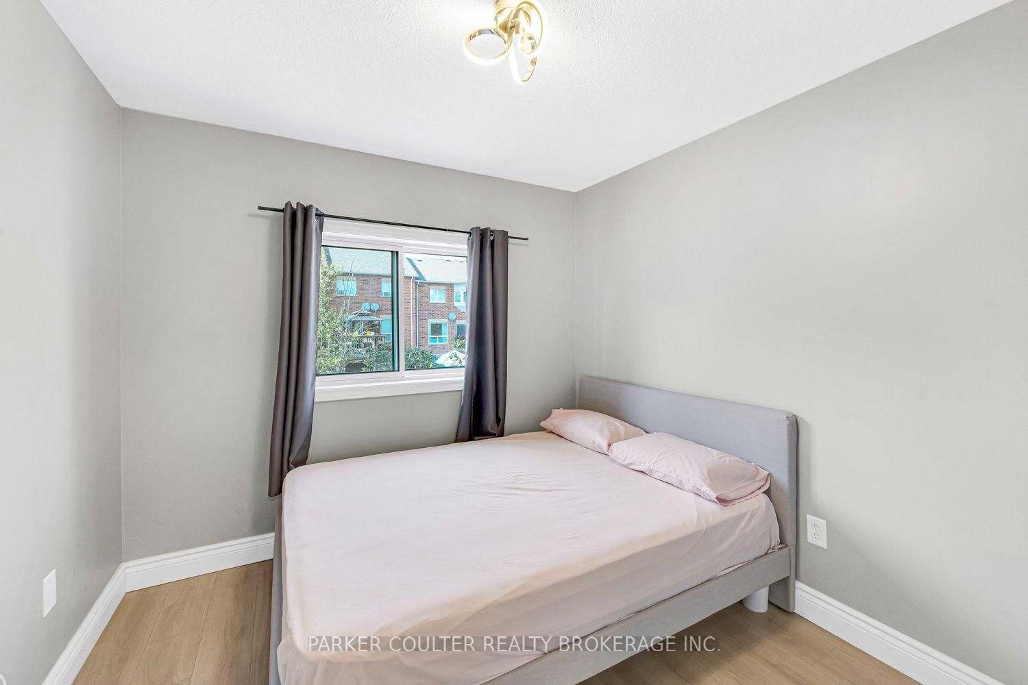 16 Drake Drive • Barrie, ON photo 21