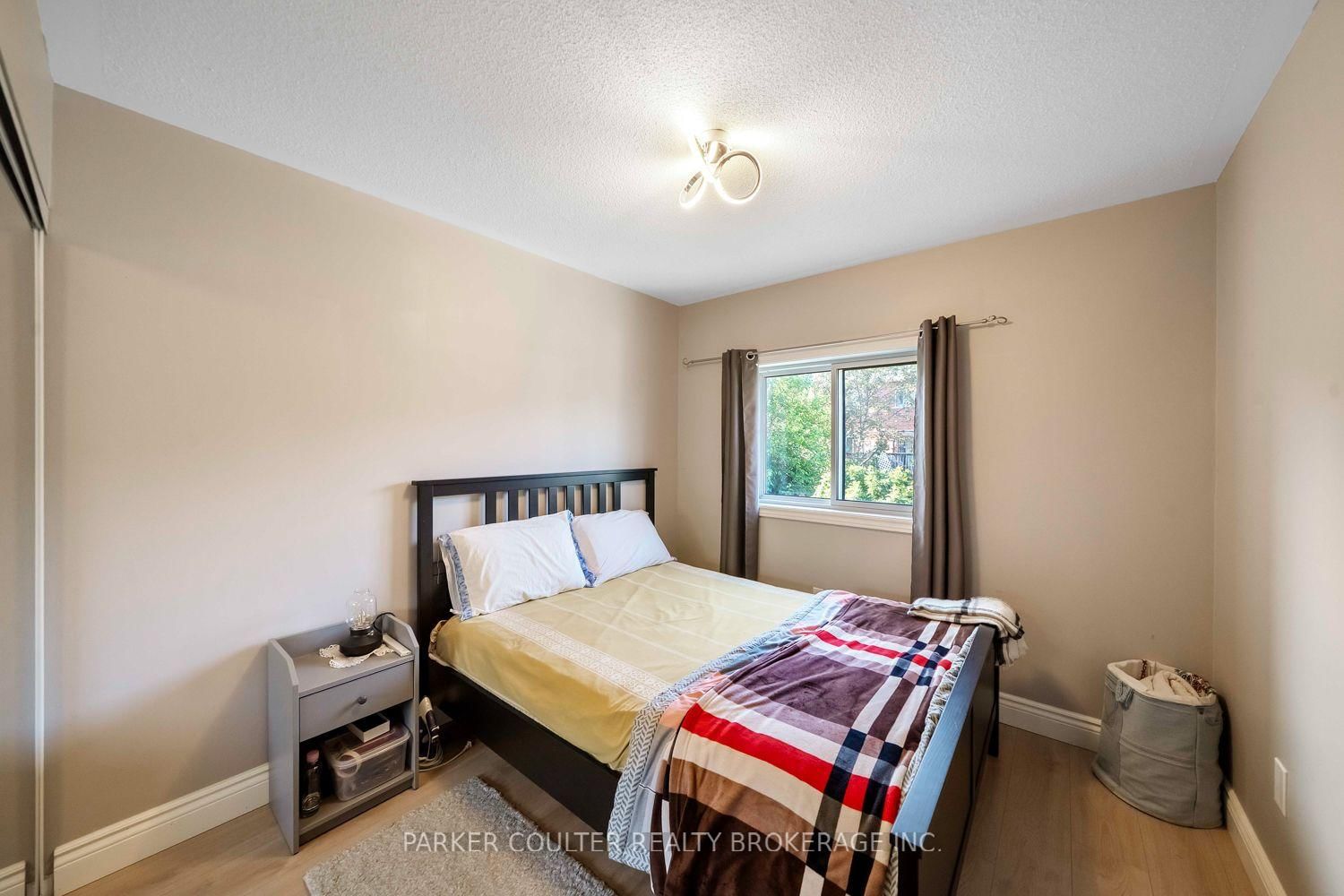 16 Drake Drive • Barrie, ON photo 23