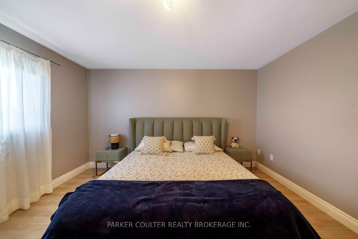 16 Drake Drive • Barrie, ON photo 29