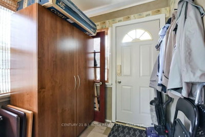124 MARY Street • Orillia, ON photo 6