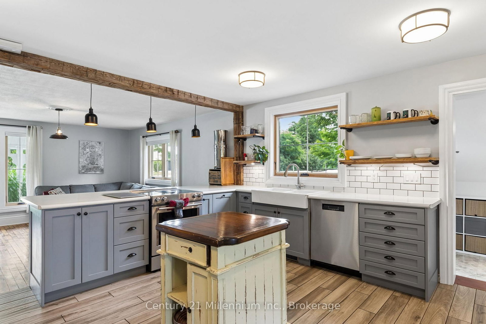 262 Batteaux Road • Clearview, ON photo 5