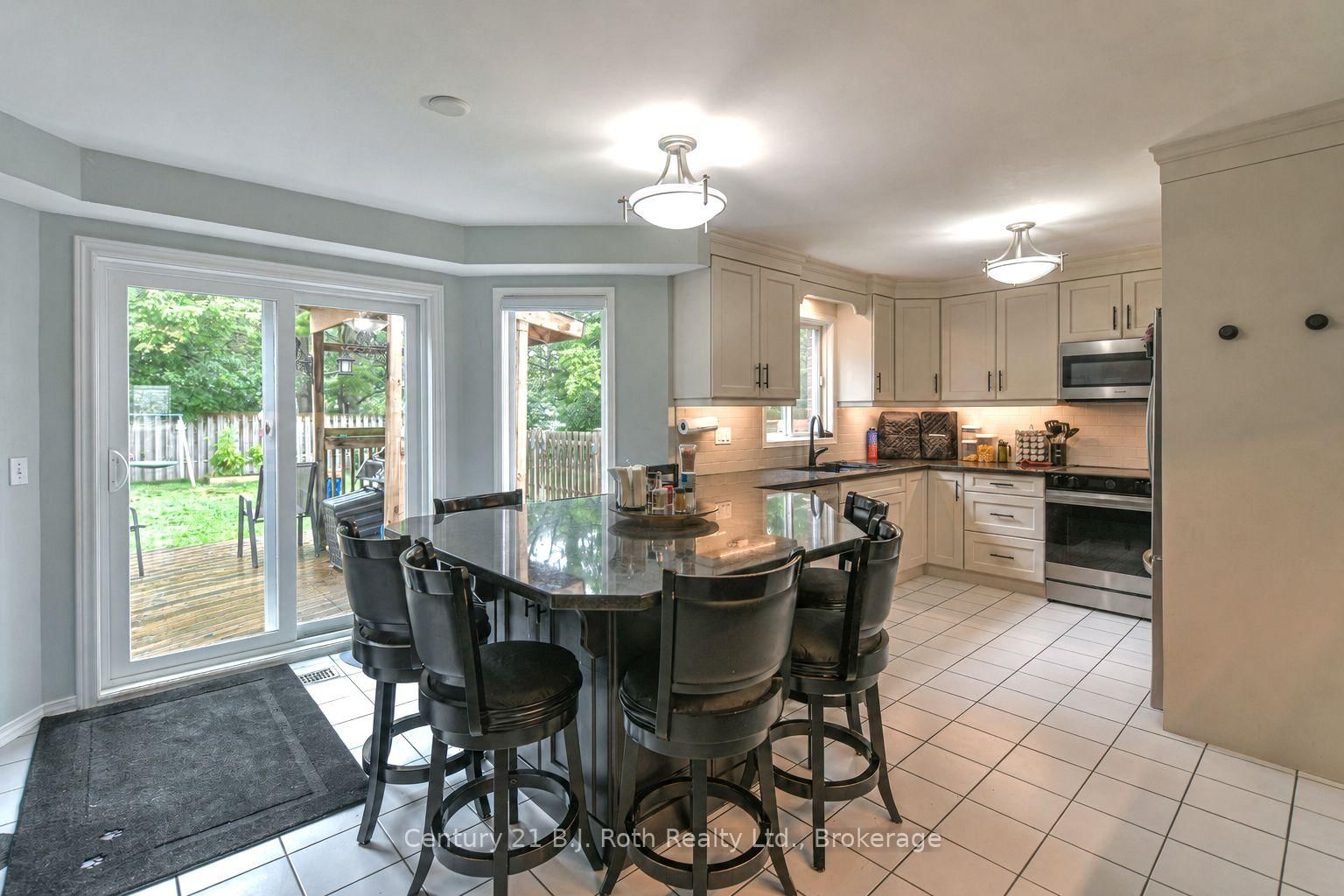 16 Frontier Avenue • Orillia, ON photo 14