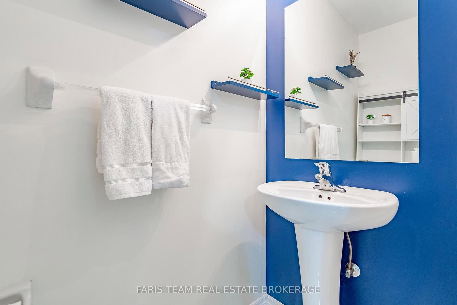 31 The Queensway • Barrie, ON photo 20