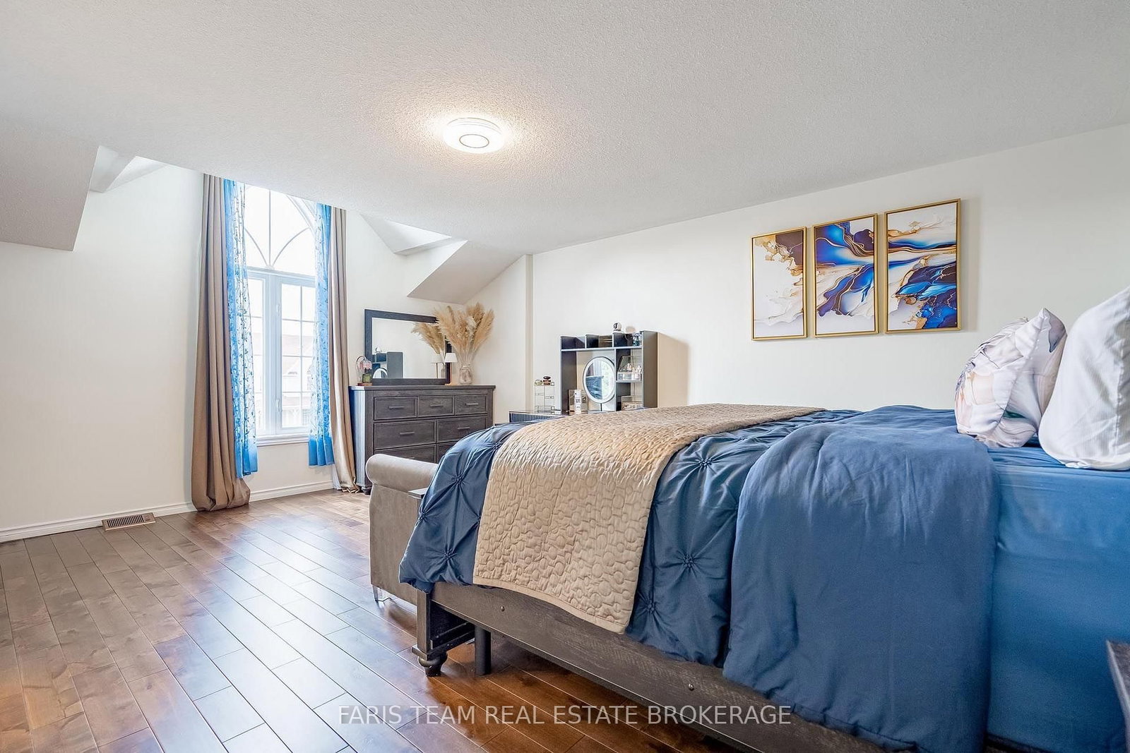 31 The Queensway • Barrie, ON photo 26