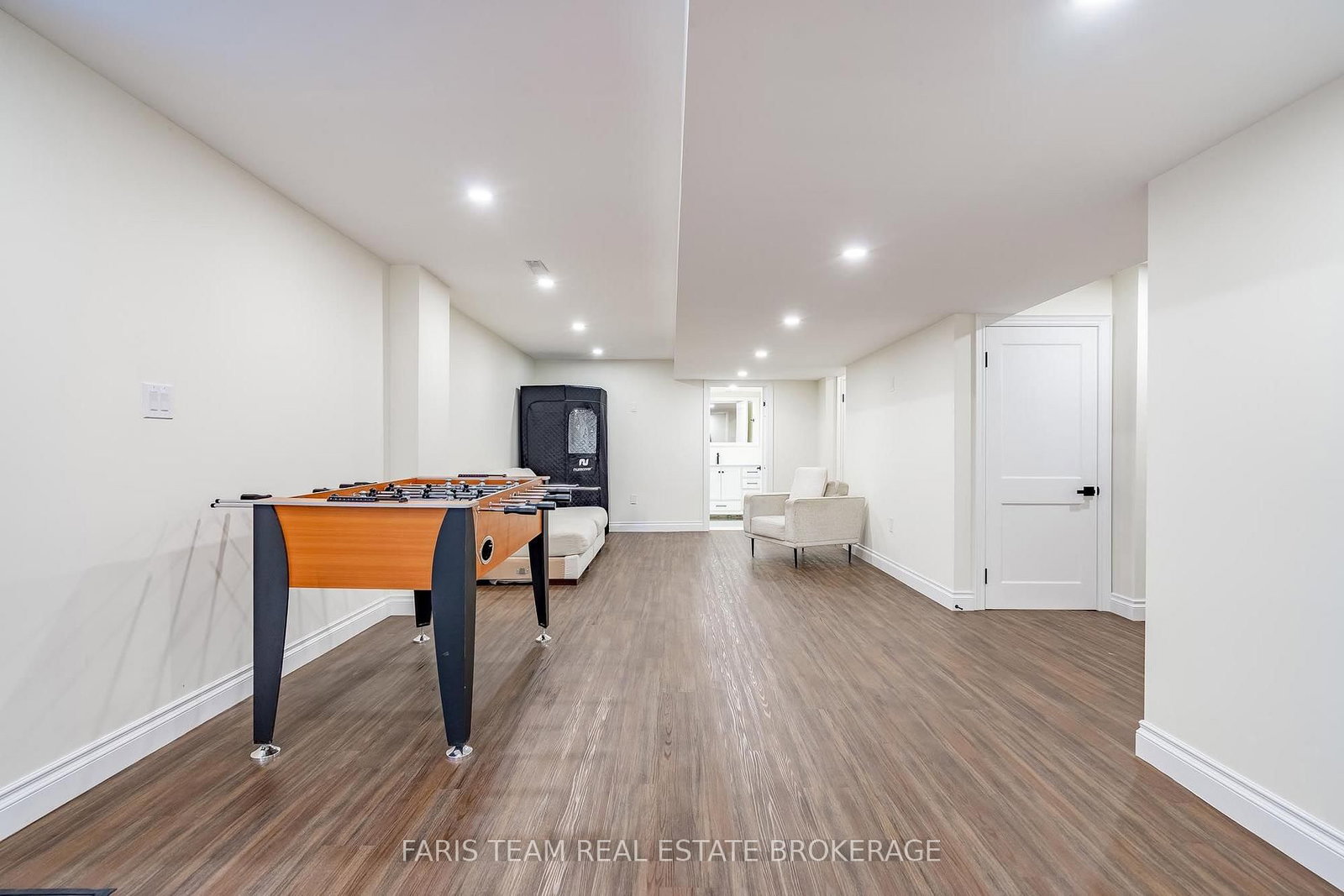 31 The Queensway • Barrie, ON photo 36