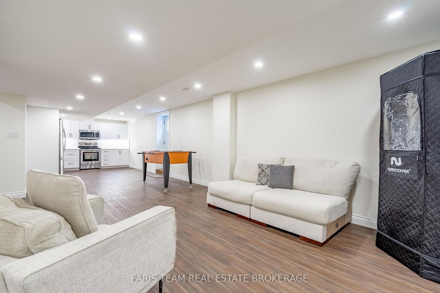 31 The Queensway • Barrie, ON photo 37